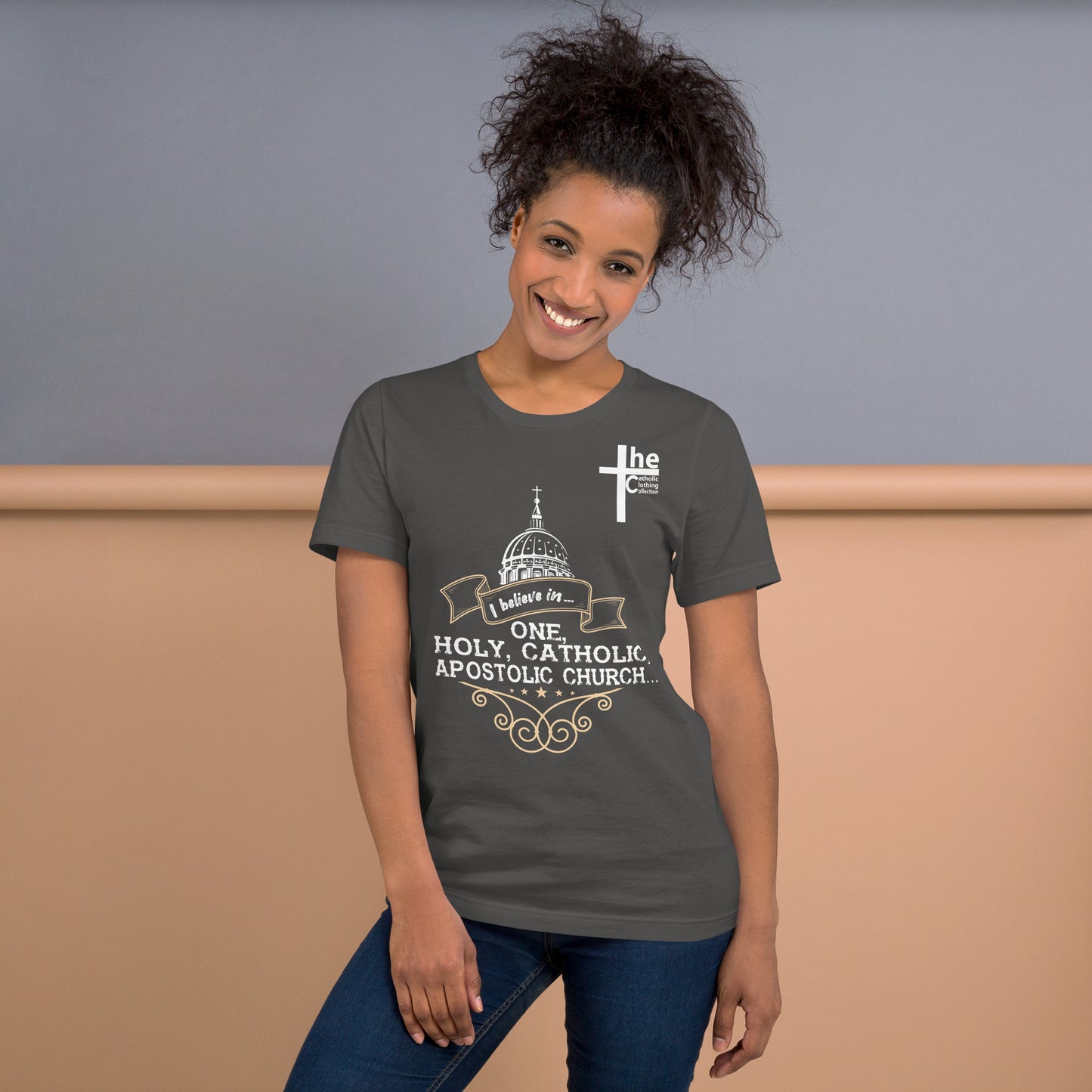 I Believe in One, Holy, Catholic and Apostolic Church Women's t-Shirt